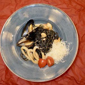 Паста Неро с морепродуктами